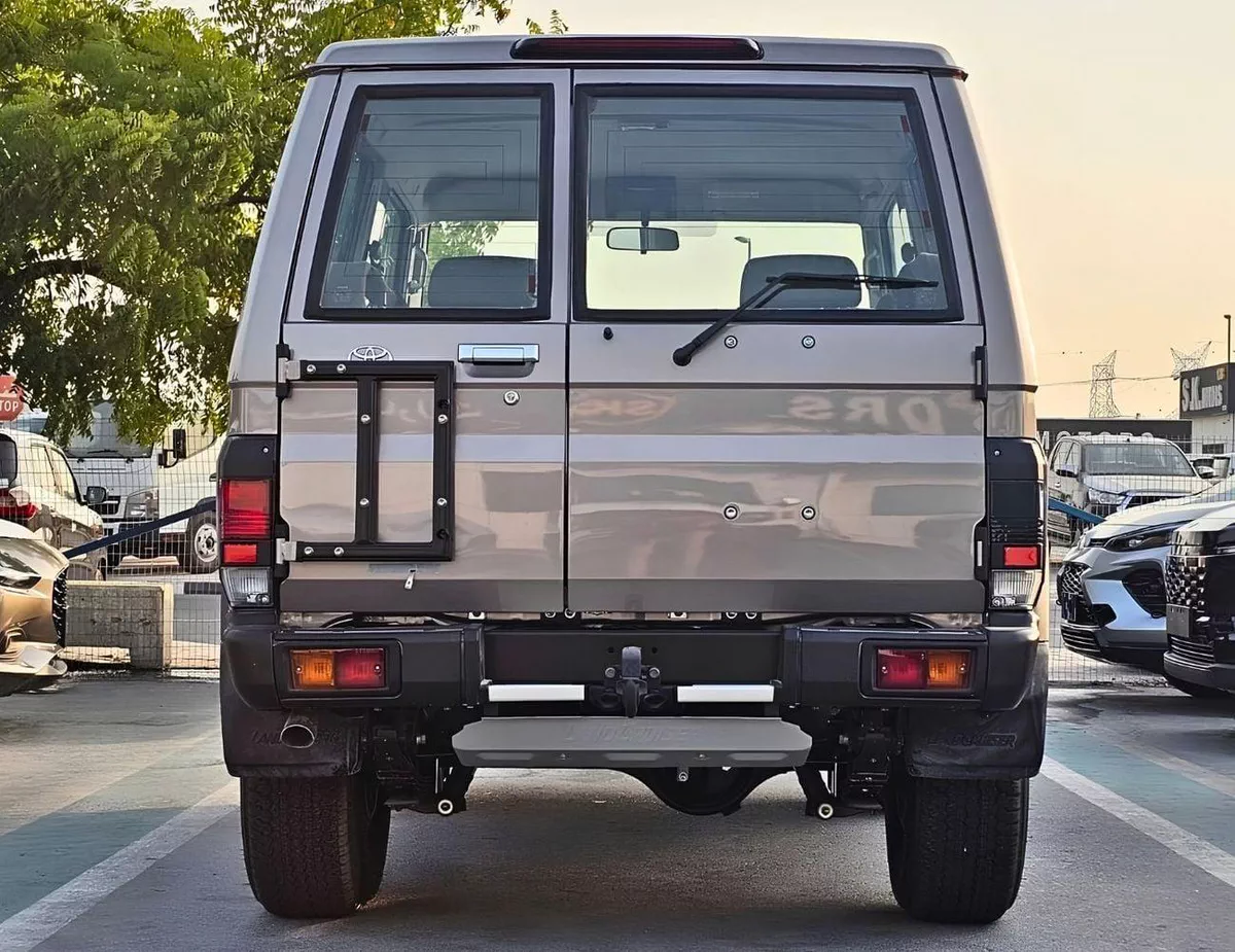Toyota Land Cruiser 70 LC71 HARDTOP 3DOOR || 4.0L PETROL V6 M/T 4WD | DIFF LOCK | WINCH | OVER FENDER (CODE # X71MM)-5-0