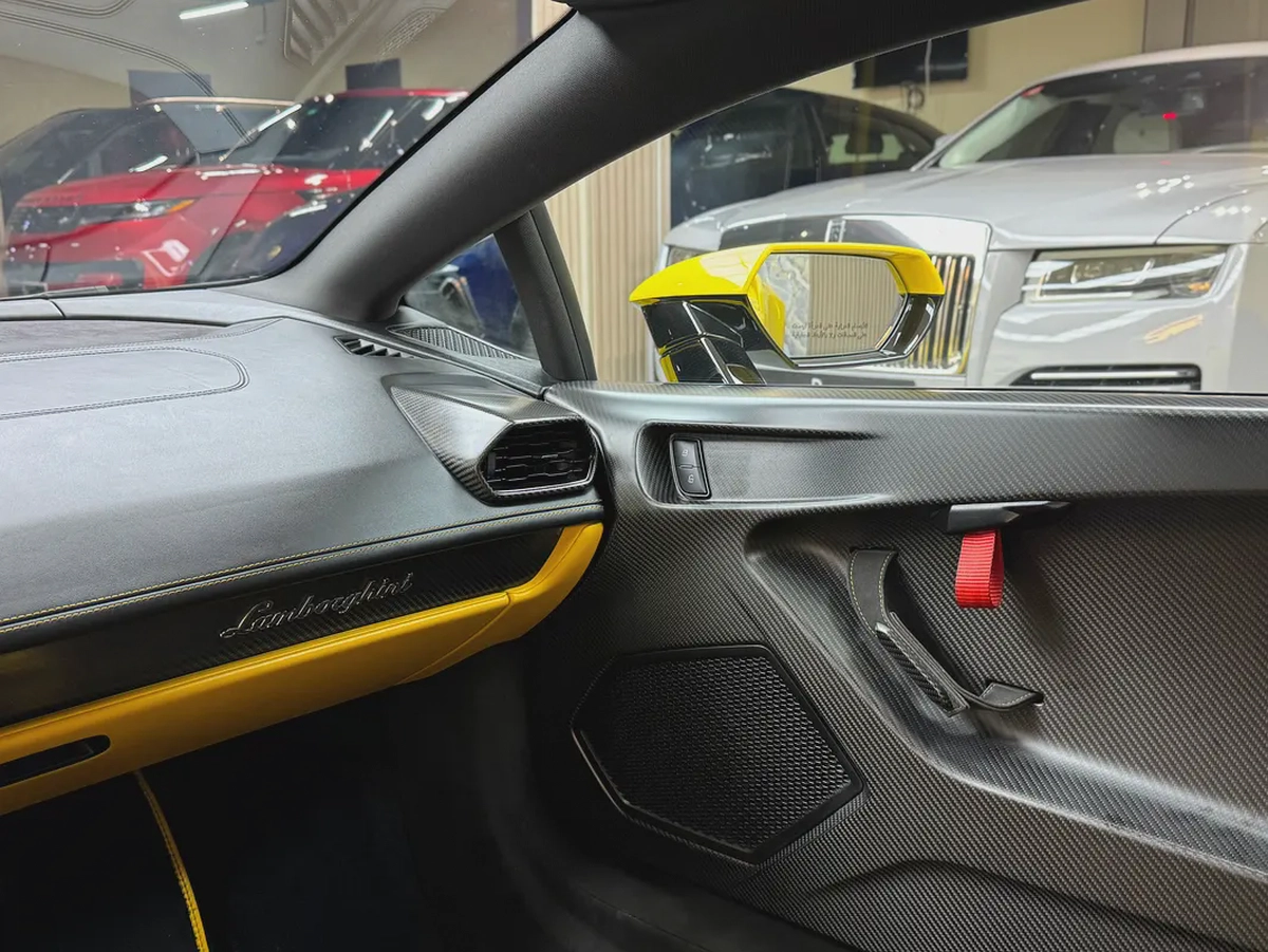 2023 Lamborghini Huracan Tecnica - GCC Specs - Like New-13-13
