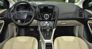 Ford Focus ( 2018 Model ) in Silver Color GCC Specs