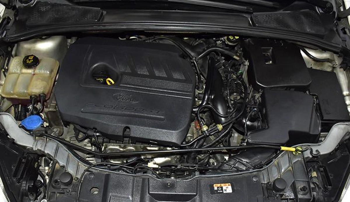 Ford Focus ( 2018 Model ) in Silver Color GCC Specs