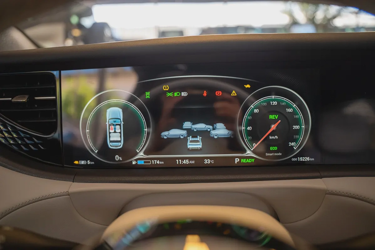 Voyah Free EREV 2025 GCC 1.5L Turbo Plug-in Hybrid Low Mileage