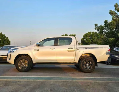 Toyota Hilux SGLX SR5 WIDE BODY / 2.4L DIESEL V4 A/T / PUSH START / REAR CAMERA / REAR CHROME BUMPER (CODE # HLD5-2