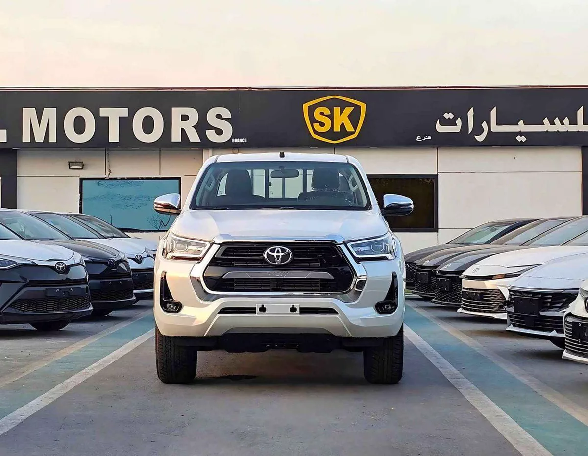 Toyota Hilux SGLX SR5 WIDE BODY / 2.4L DIESEL V4 A/T / PUSH START / REAR CAMERA / REAR CHROME BUMPER (CODE # HLD5
