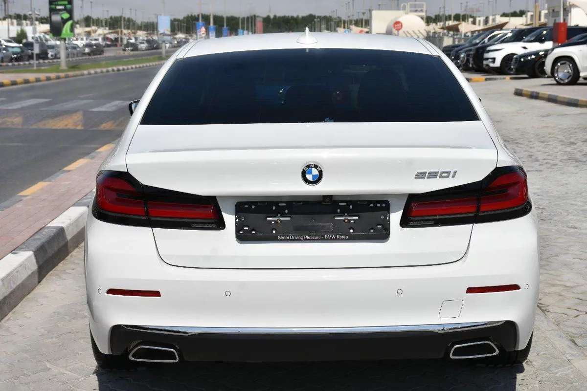 520i RWD 2023 | WHITE-5-5