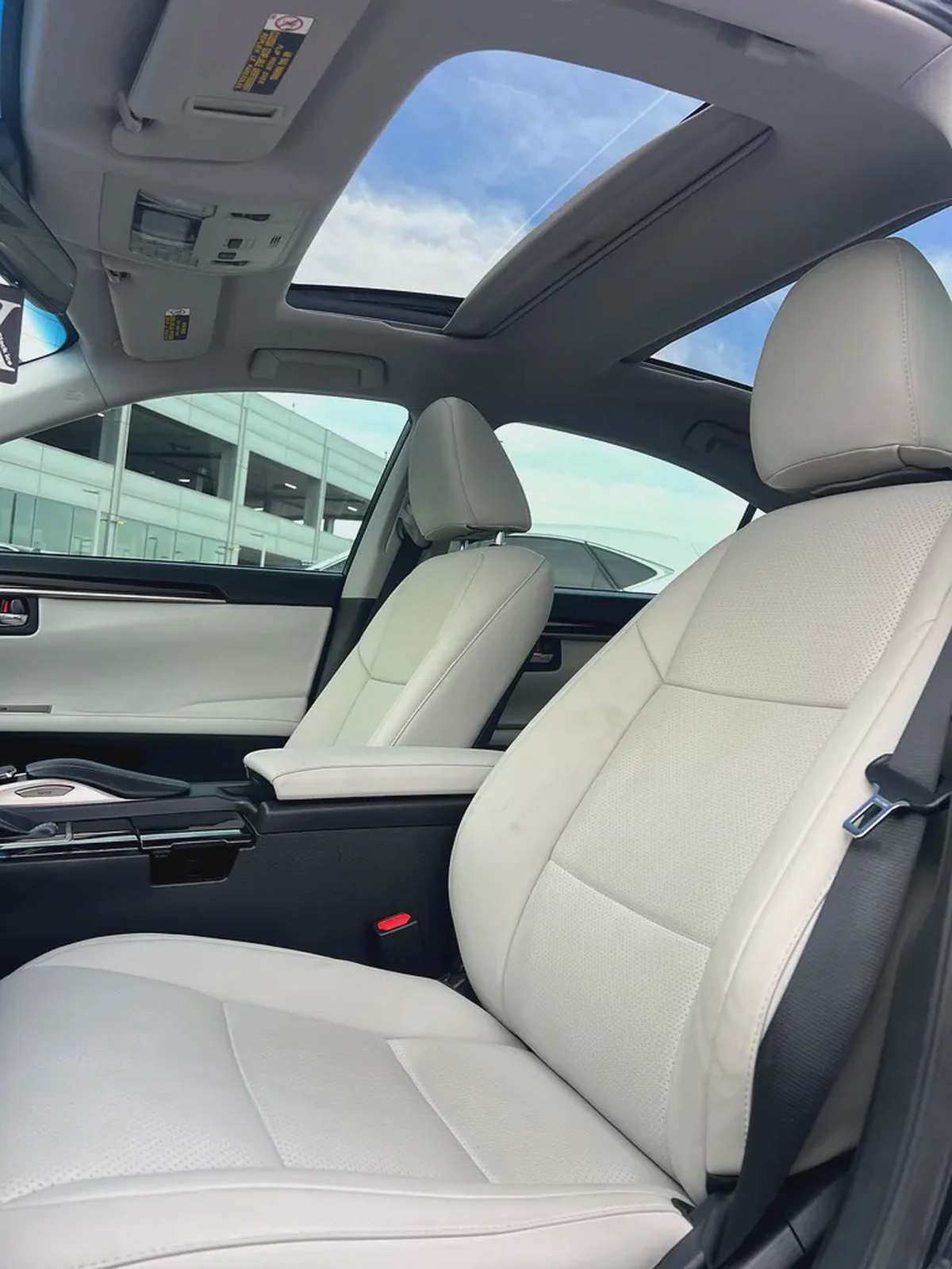 2018 Lexus ES 350 - American Specs - Excellent Condition-10-10