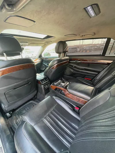 Genesis G90 Ultimate 2017 | American Specs | Pristine Condition-10