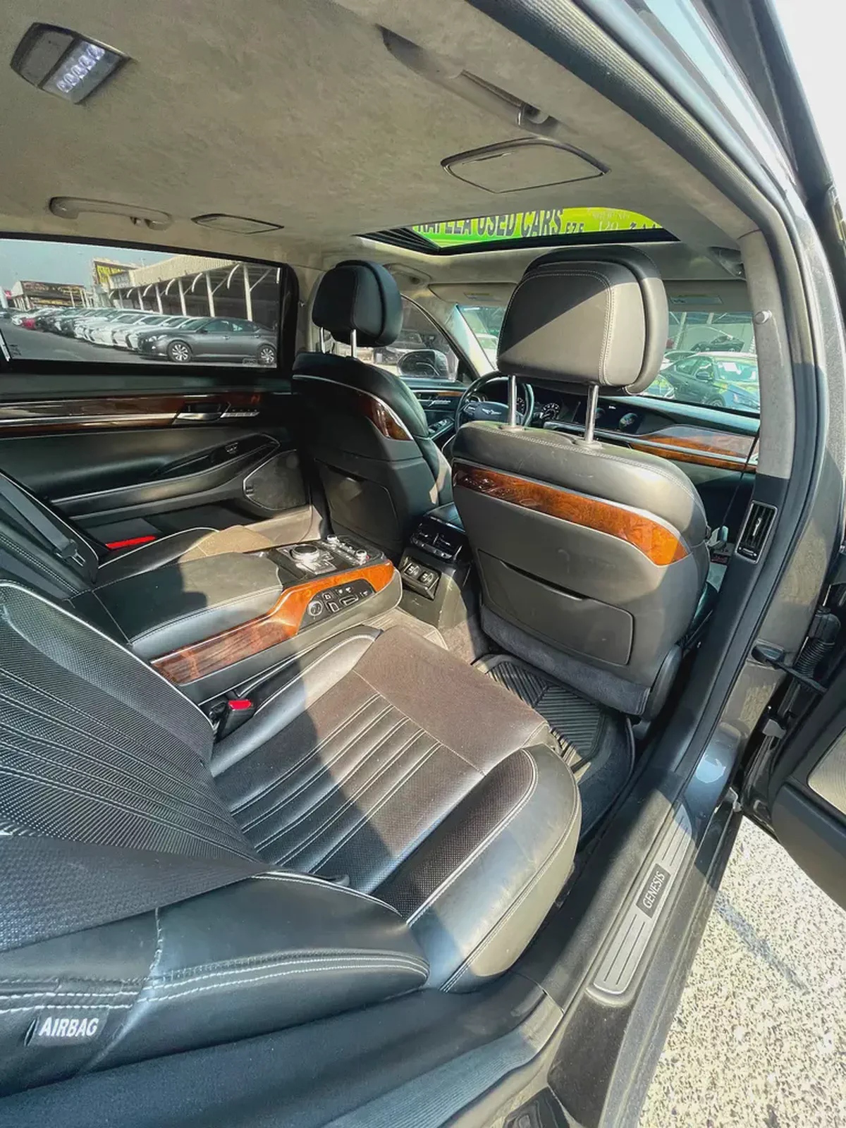 Genesis G90 Ultimate 2017 | American Specs | Pristine Condition-19-19