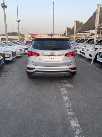 Hyundai Santa Fe SUV-3