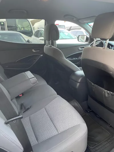 Hyundai Santa Fe SUV-1