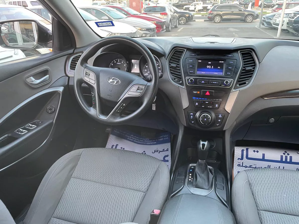 Hyundai Santa Fe SUV-5-5