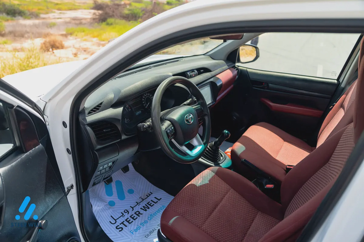 2022 Toyota Hilux GL | 2.7L Petrol | GCC Specs | 4x2-10-10
