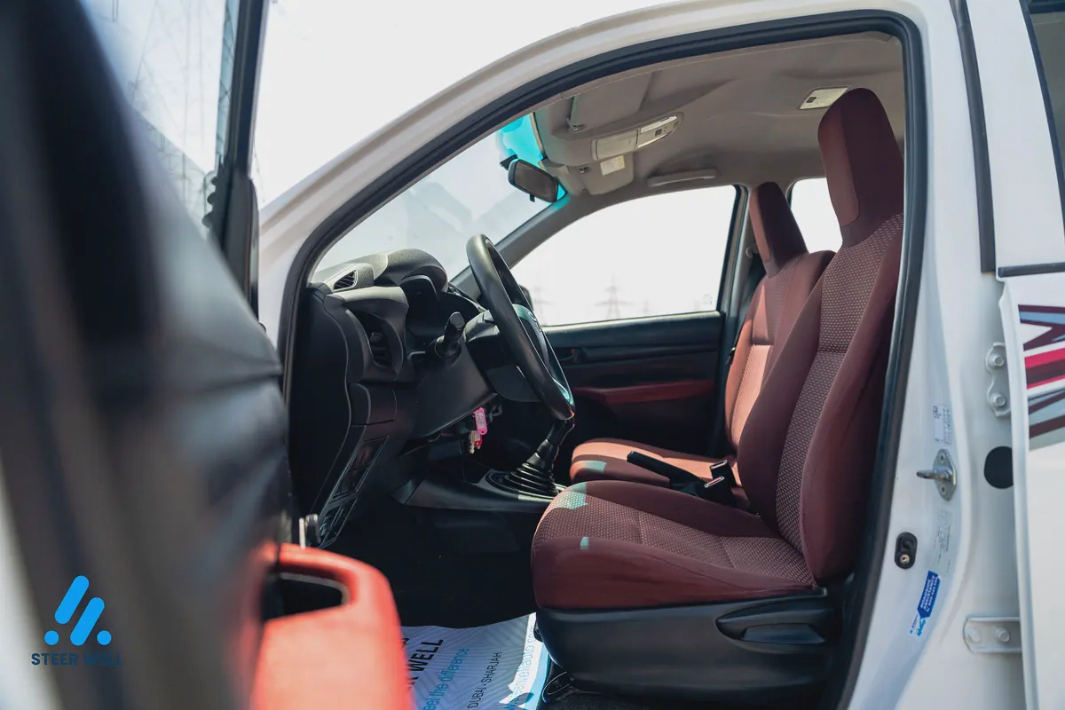 2022 Toyota Hilux GL | 2.7L Petrol | GCC Specs | 4x2-8-8