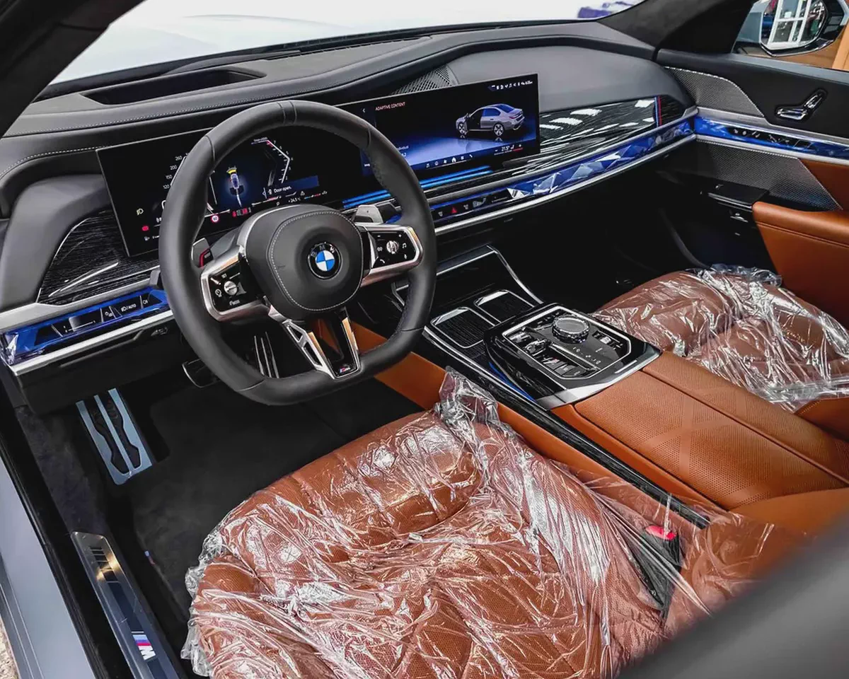 BMW 740i Exclusive - 2023 - GCC Specs - FSH - EXCELLENT CONDITION-7-7