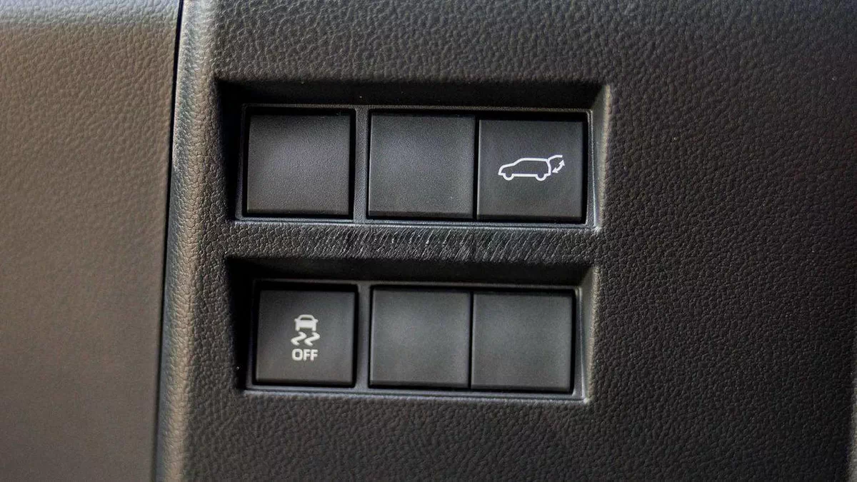 Toyota Land Cruiser VXR 3.5L-17-0