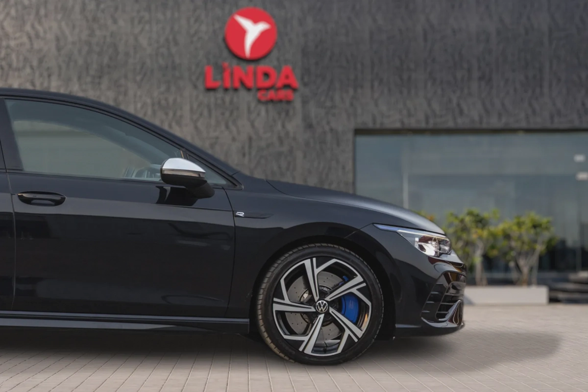 Volkswagen Golf R 2023-7-7
