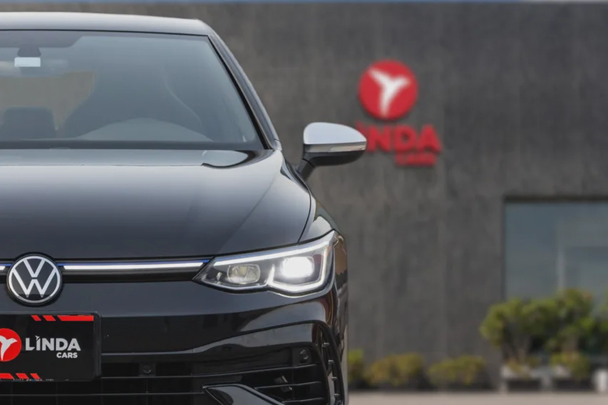 Volkswagen Golf R 2023-1-1