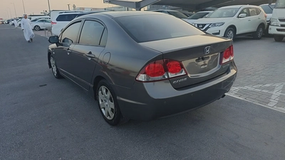 Honda Civic i-VTEC GCC – Reliable  Fuel Effi-11