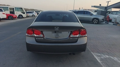 Honda Civic i-VTEC GCC – Reliable  Fuel Effi-8