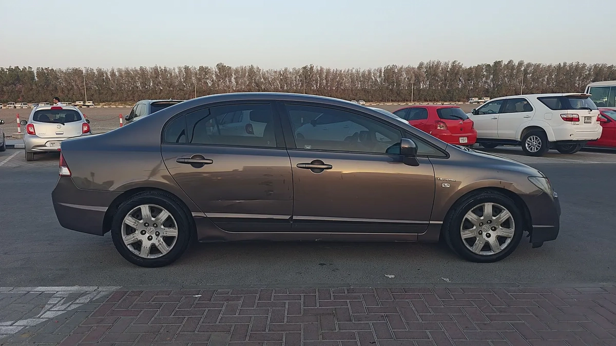 Honda Civic i-VTEC GCC – Reliable  Fuel Effi-5-5