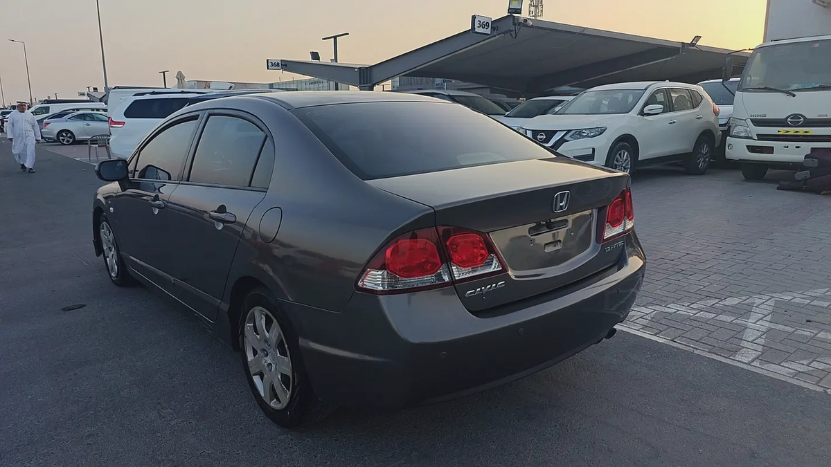 Honda Civic i-VTEC GCC – Reliable  Fuel Effi-6-6