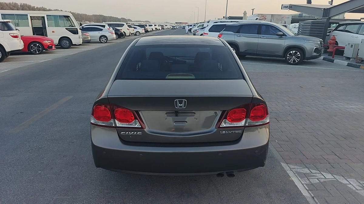 Honda Civic i-VTEC GCC – Reliable  Fuel Effi-7-7