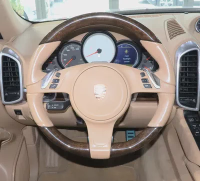 V8 Engine 4.8L . GCC . Excellent Condition . Single Owner..-11