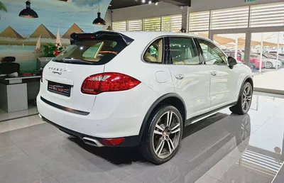 V8 Engine 4.8L . GCC . Excellent Condition . Single Owner..-5