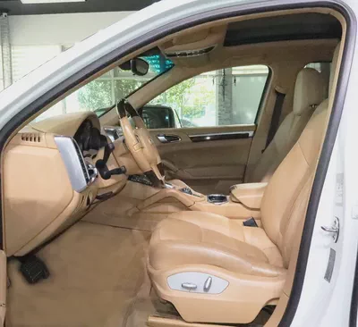 V8 Engine 4.8L . GCC . Excellent Condition . Single Owner..-7