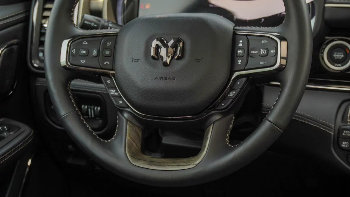 RAM 1500 LIMITED NIGHT EDITION Limited 3.0L-4-0