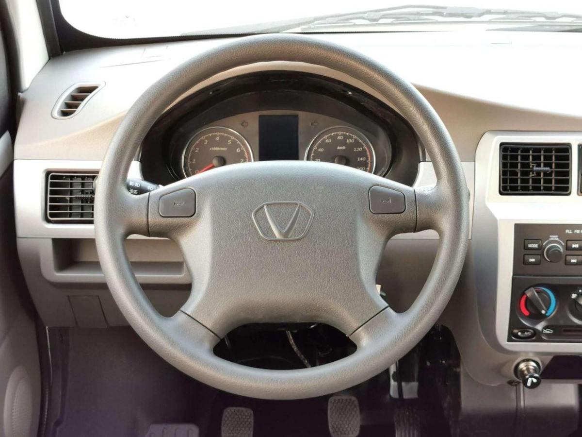 Victory V2 STANDARD STD MINI BUS / 7 SEATER / 1.5L PETROL V4 M/T / AIRBAGS & ABS-14-0