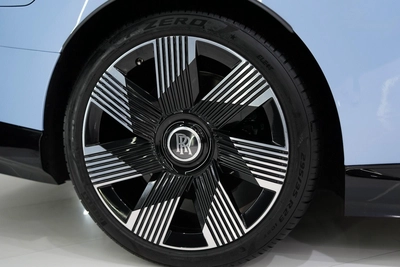 Rolls-Royce Spectre 2024-17