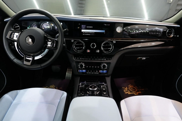 Rolls-Royce Spectre 2024