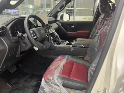 Toyota Land Cruiser VXR-12