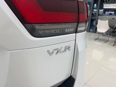 Toyota Land Cruiser VXR-6