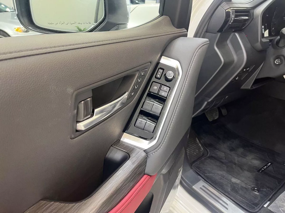 Toyota Land Cruiser VXR-11-0