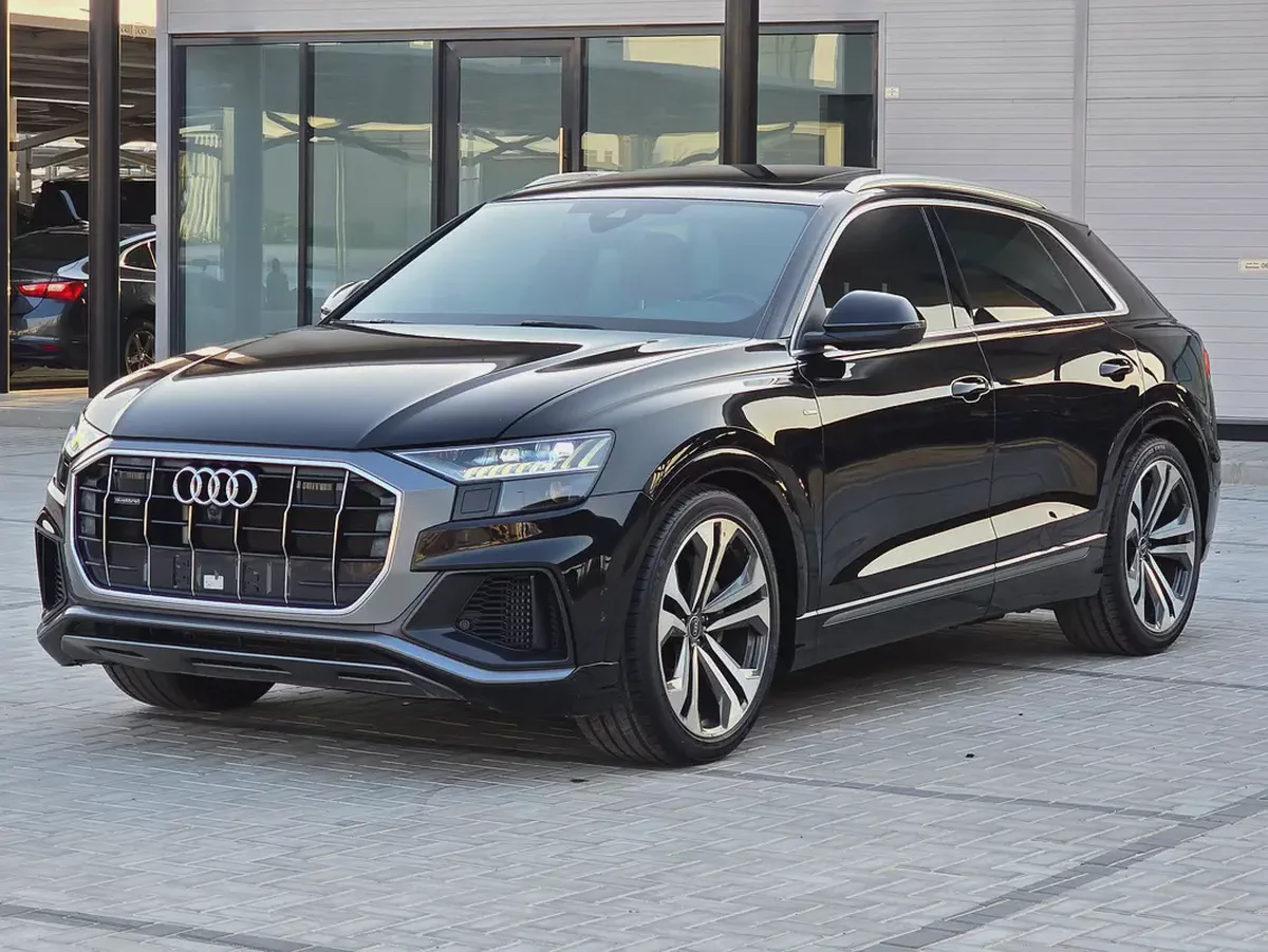 Audi Q8 2023 55 TFSI quattro S line Black Edition - GCC Specs - Pristine Condition-3-3