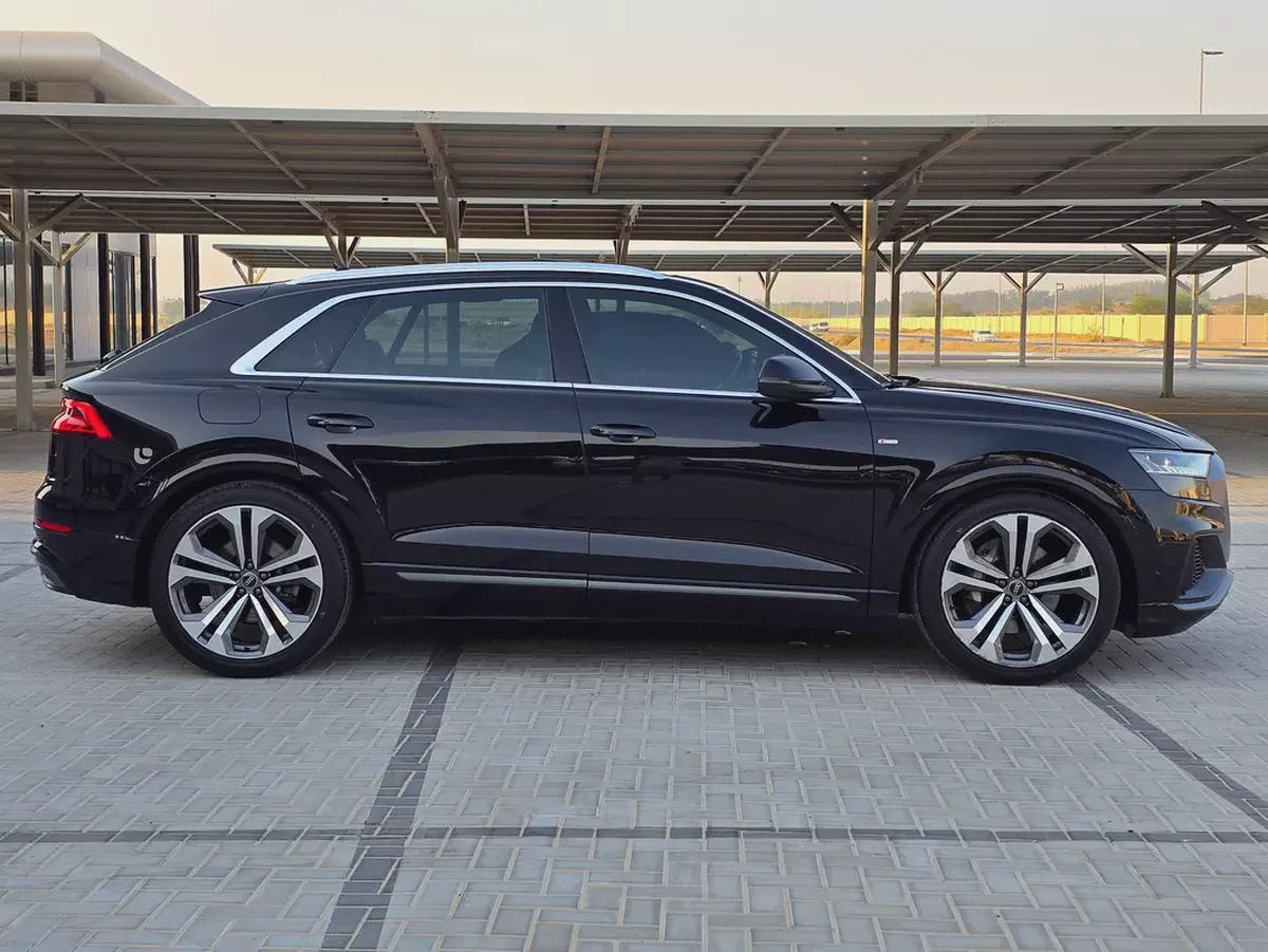 Audi Q8 2023 55 TFSI quattro S line Black Edition - GCC Specs - Pristine Condition-7-7
