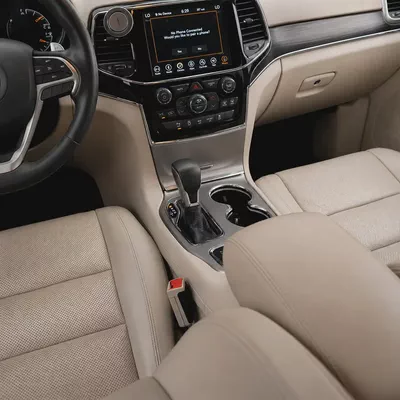 AED 1,340 P.M • 0% Downpayment •  Jeep Grand Cherokee Limited • 1 Year Warranty-9