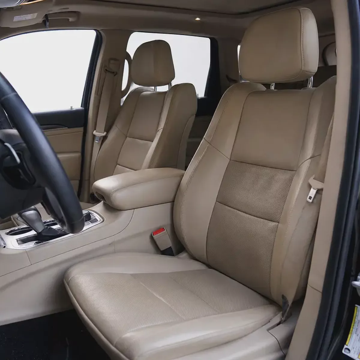 AED 1,340 P.M • 0% Downpayment •  Jeep Grand Cherokee Limited • 1 Year Warranty-10-10