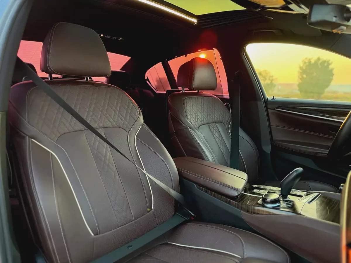 2018 BMW 5-Series 550i Executive GCC Specs-9-9