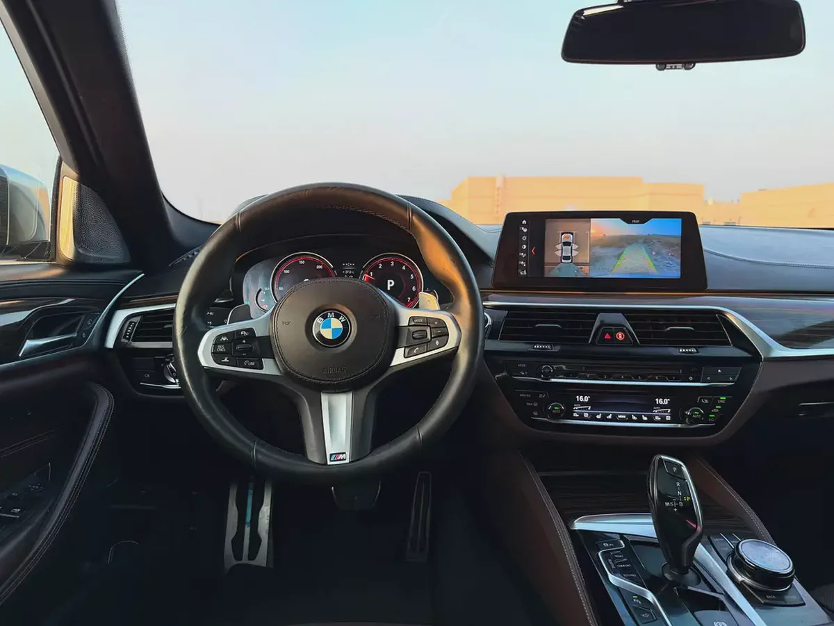 2018 BMW 5-Series 550i Executive GCC Specs-15-15