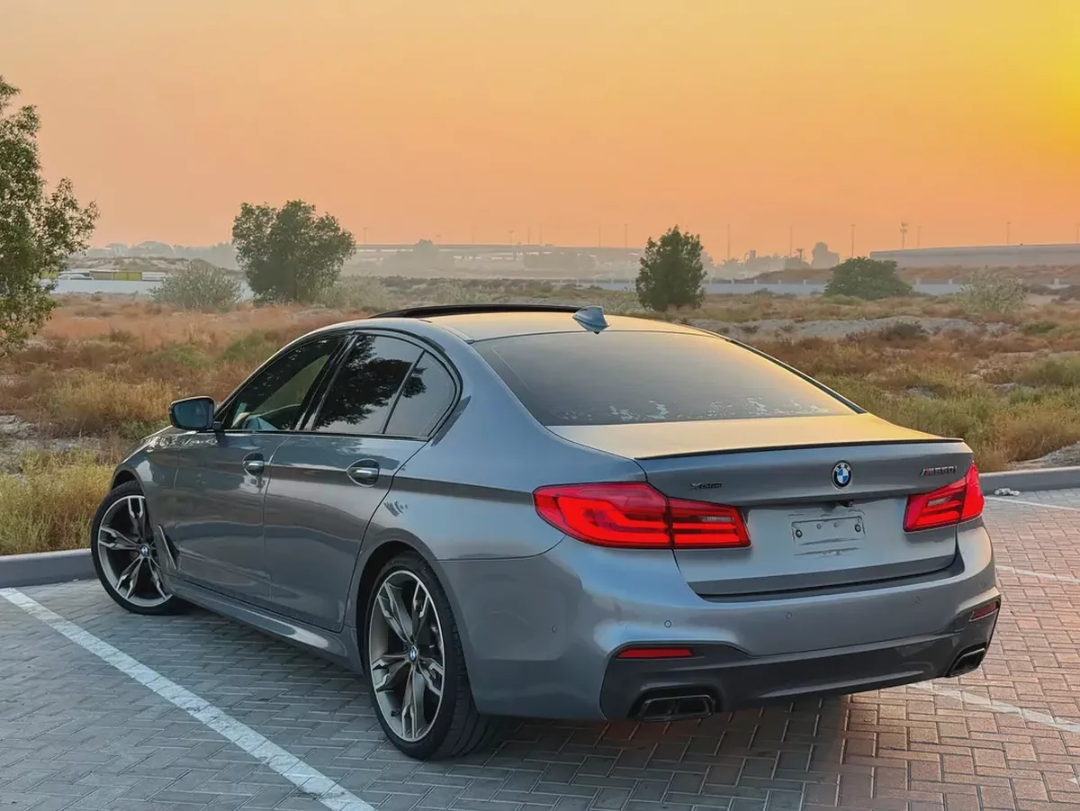 2018 BMW 5-Series 550i Executive GCC Specs-5-5