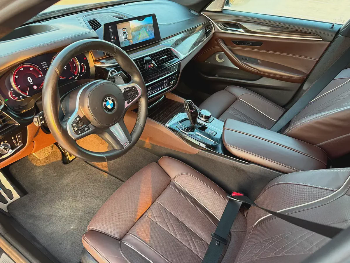 2018 BMW 5-Series 550i Executive GCC Specs-8-8