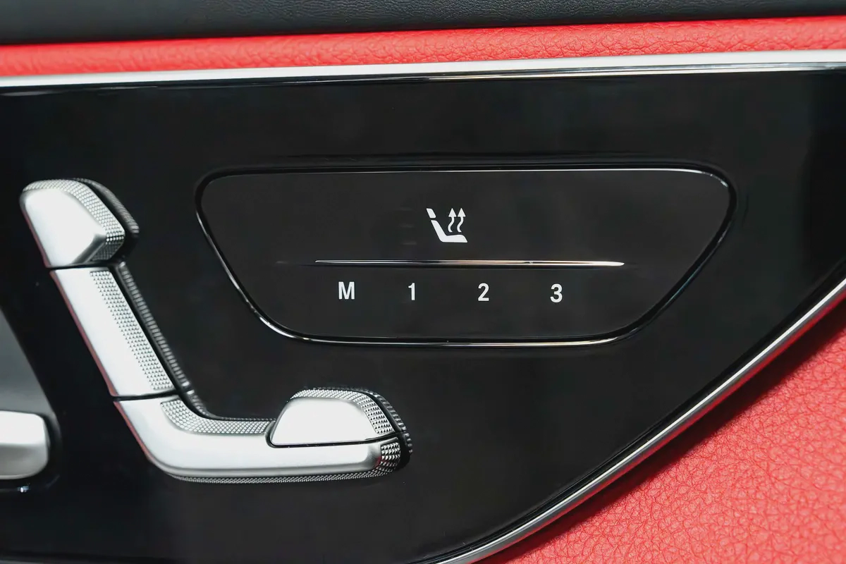 2024 Mercedes-Benz GLC 300 AMG 4MATIC Coupe | GCC Specs | Brand New-12-12