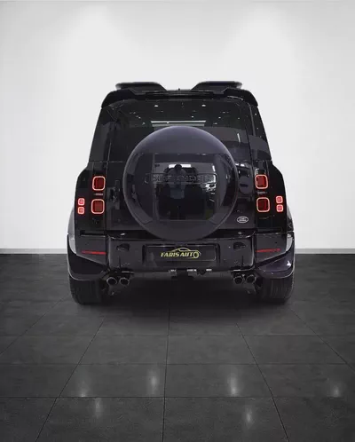 DEFENDER 110 S P300 - V4 - WITH PREMIUM ACCESSORIES IN PERFECT CONDITION-2