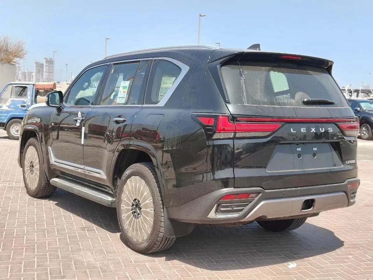 Lexus LX600 VIP LEXUS LX 600 VIP 3.5L-4-0