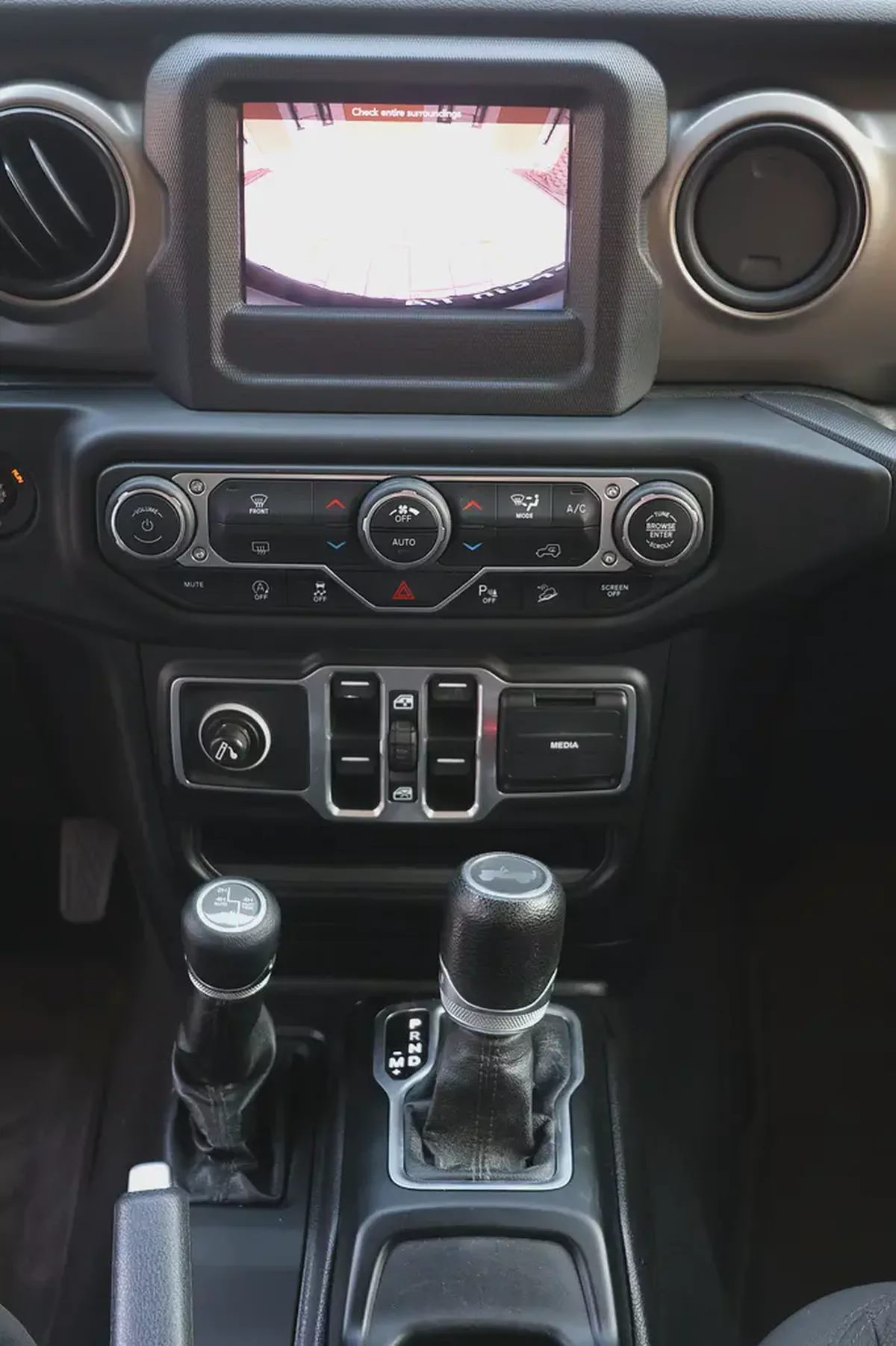 JEEP WRANGLER -unlimited sport 2018-129000KM-GCC SPECS-FULL SERVICE HISTORY-EXCELLENT CONDITION-14-14
