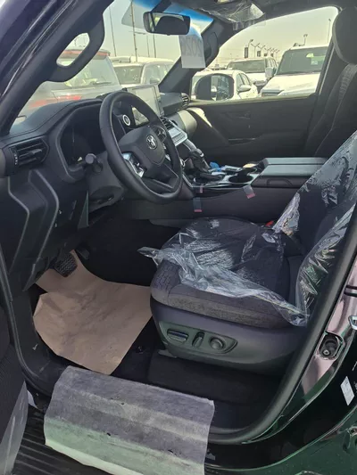 TOYOTA LC300 GXR 3.5L P 2026 – BASIC WITH SUNROOF-1