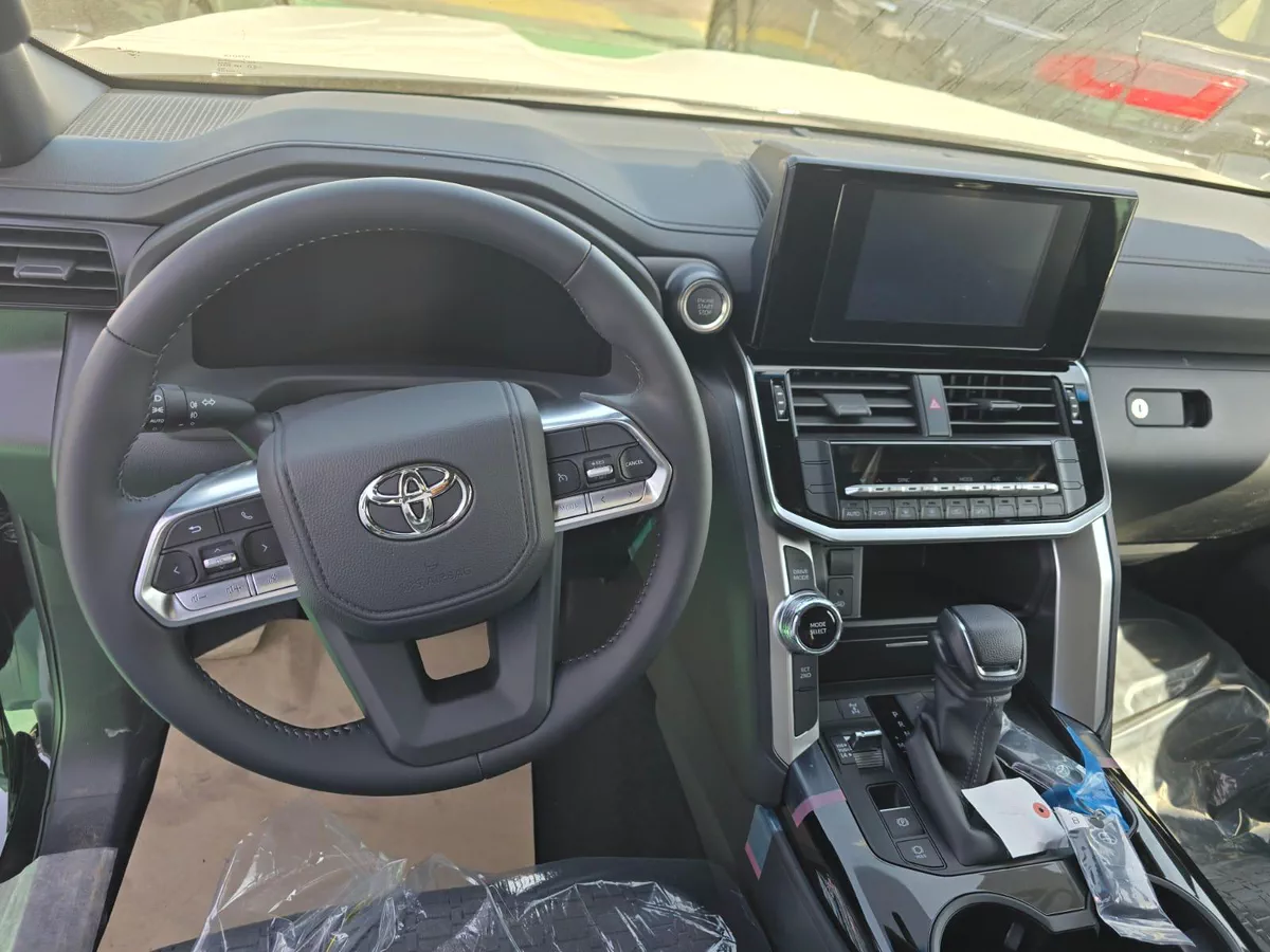 TOYOTA LC300 GXR 3.5L P 2026 – BASIC WITH SUNROOF-6-6