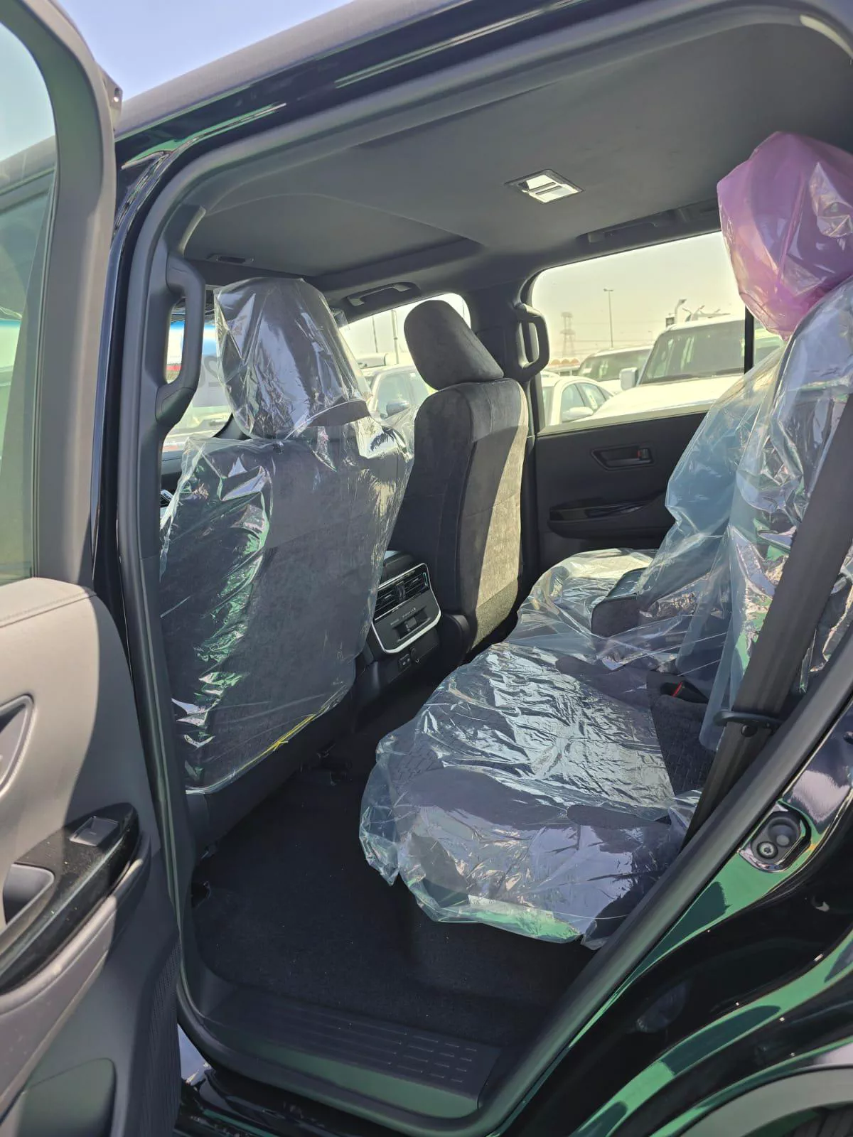 TOYOTA LC300 GXR 3.5L P 2026 – BASIC WITH SUNROOF-7-7